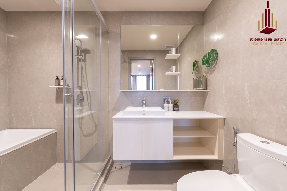 ขายคอนโดสาทร นราธิวาส : ✨ For Sale: The Issara Sathorn Condo ✨  💰 Only 17,440,000 THB