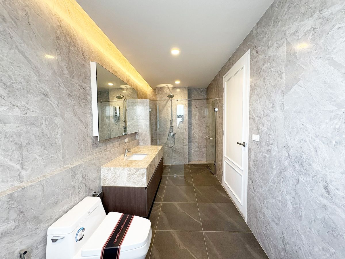 For SaleTownhomeSathorn, Narathiwat : ✨ Luxury European Classic 4-storey corner townhome — featuring 2 combined units and a grand 812 sqm. usable area, the largest in Rama III! ✨