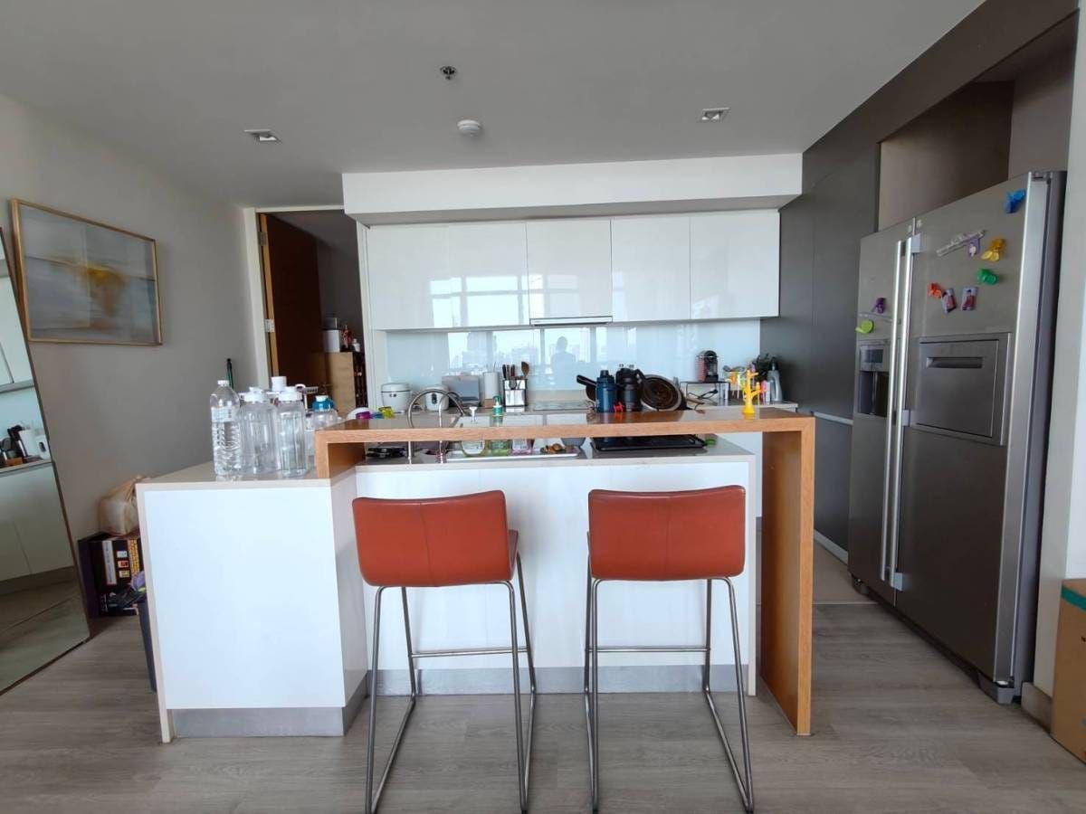 For SaleCondoWongwianyai, Charoennakor : ✨The River✨3 beds 2 baths, Size 230 sqm., near BTS / MRT Krung Thon Buri (0.9 km) Tel.0982645161 