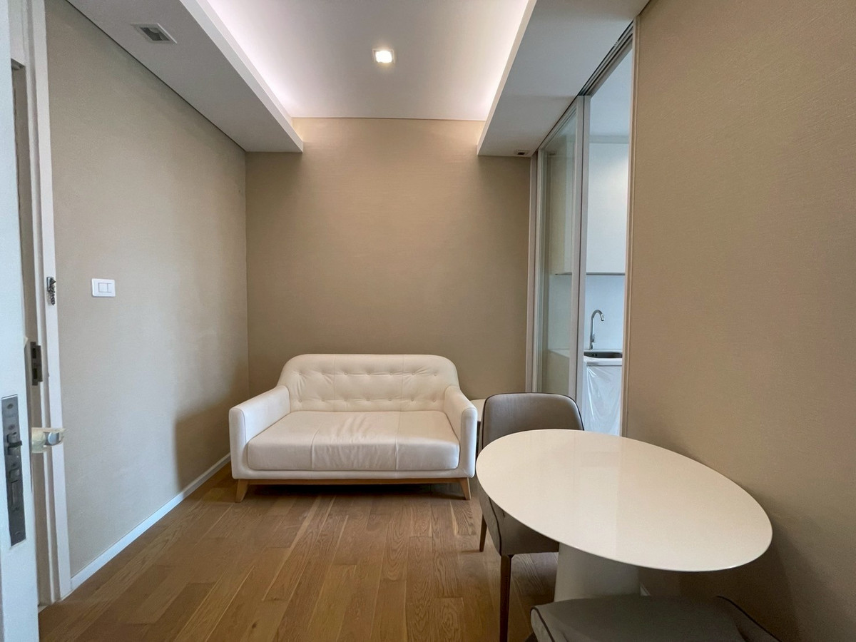 ขายคอนโดลาดพร้าว เซ็นทรัลลาดพร้าว : ขายคอนโด The Saint Residences ราคา 2,600,000 บาท [NCs250910]