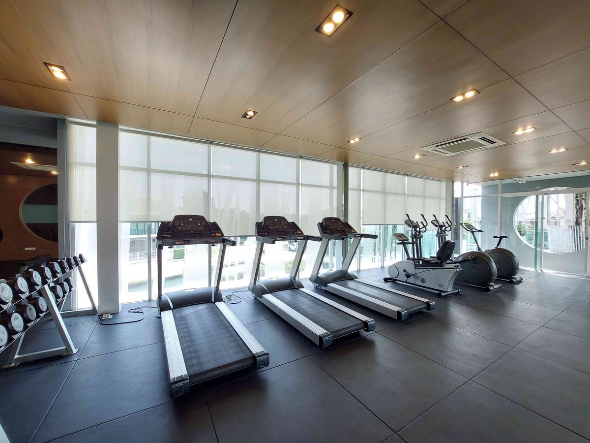 For SaleHousePattanakan, Srinakarin : Detached corner house close to garden on Krungthep Kreetha Road., Soi 7 : Fully Renovated