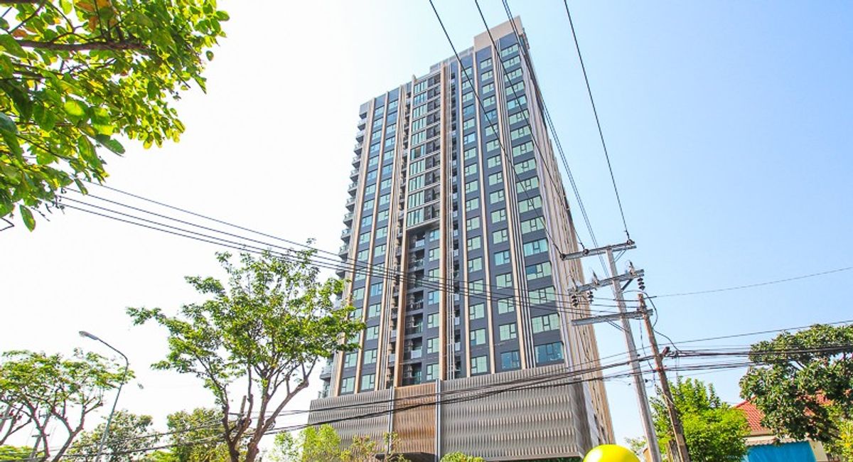 For RentCondoOnnut, Udomsuk : ✨ For Rent: Life Sukhumvit 62 Condo ✨ 💰 ONLY 15,000 THB/Month