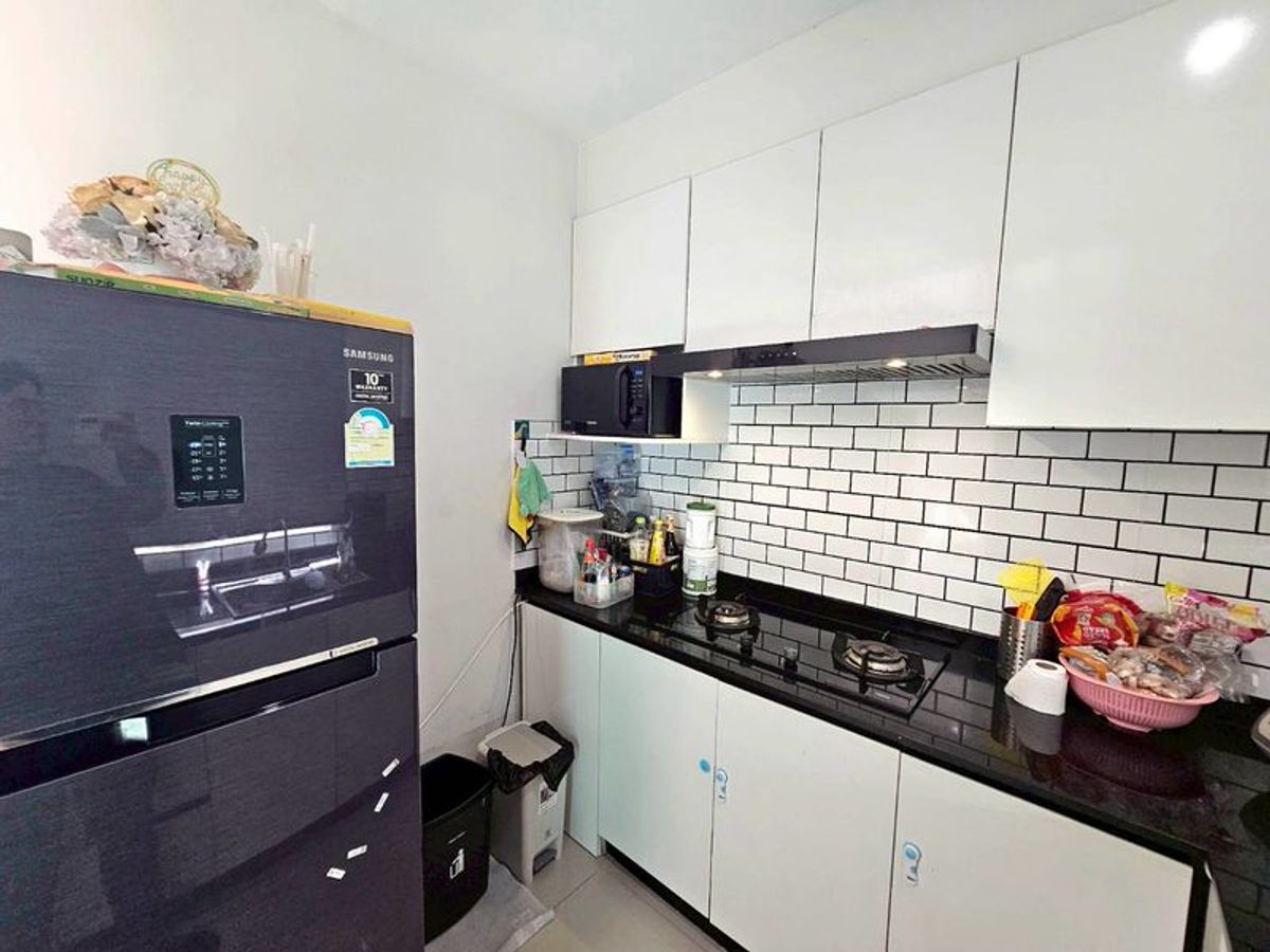 ขายทาวน์โฮมลาดกระบัง สุวรรณภูมิ : ขาย ทาวน์โฮม 3 ชั้น โครงการ สัมมากร อเวนิว สุวรรณภูมิ หลังมุม 3 ห้องนอน 21.6 ตร.ว. ถนนพัฒนาชนบท3 เขตลาดกระบัง กทม.