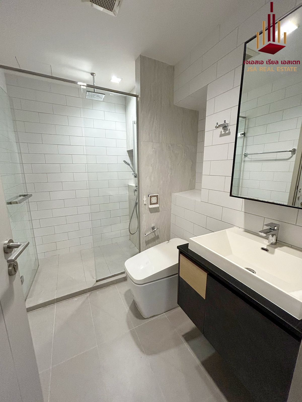 For SaleCondoSapankwai,Jatujak : ✨ For Sale: The Line Jatujak - Mochit Condo ✨ 💰 ONLY 6,390,000 THB