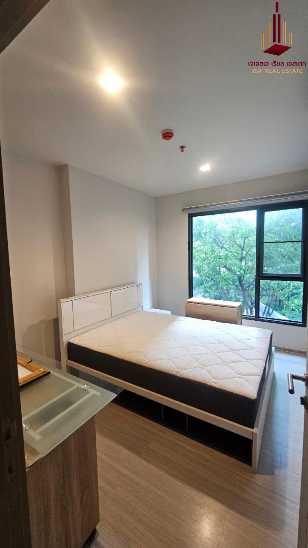 For SaleCondoRama9, Petchburi, RCA : ✨ For Sale: Life Asoke - Rama 9 Condo ✨ 💰 ONLY 3,950,000 THB