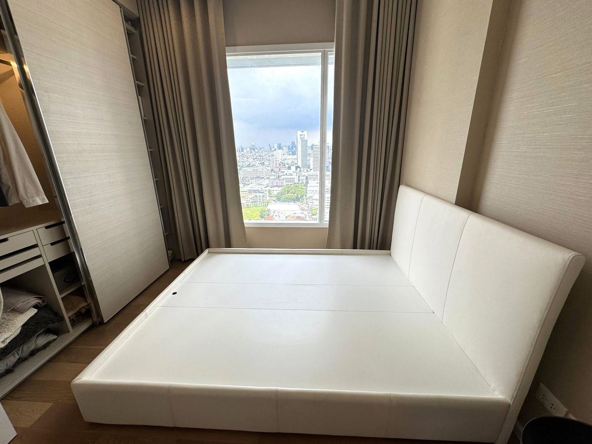 ขายคอนโดลาดพร้าว เซ็นทรัลลาดพร้าว : ขายคอนโด The Saint Residences ราคา 2,790,000 บาท [NCs250910]
