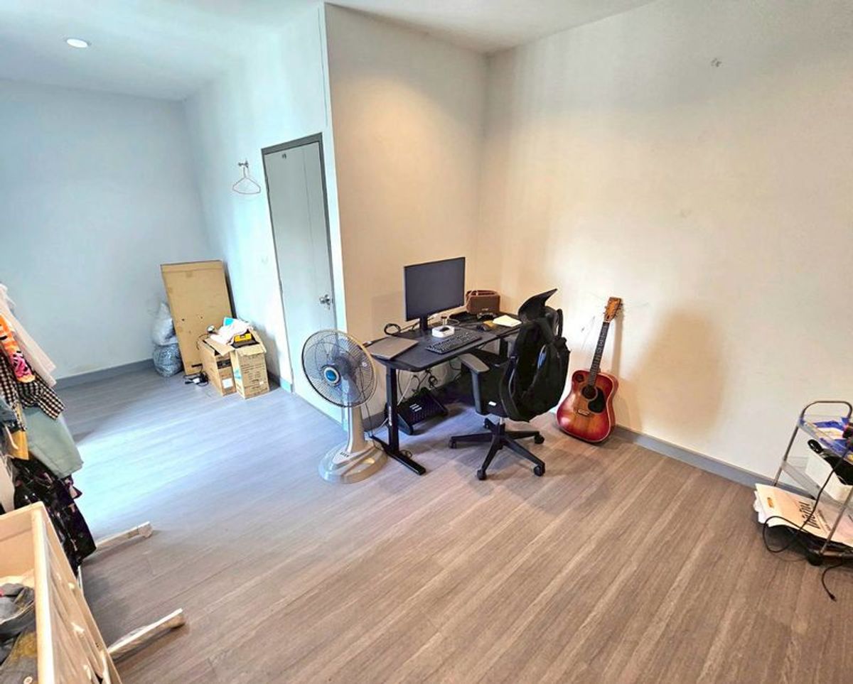 ขายทาวน์โฮมลาดกระบัง สุวรรณภูมิ : ขาย ทาวน์โฮม 3 ชั้น โครงการ สัมมากร อเวนิว สุวรรณภูมิ หลังมุม 3 ห้องนอน 21.6 ตร.ว. ถนนพัฒนาชนบท3 เขตลาดกระบัง กทม.