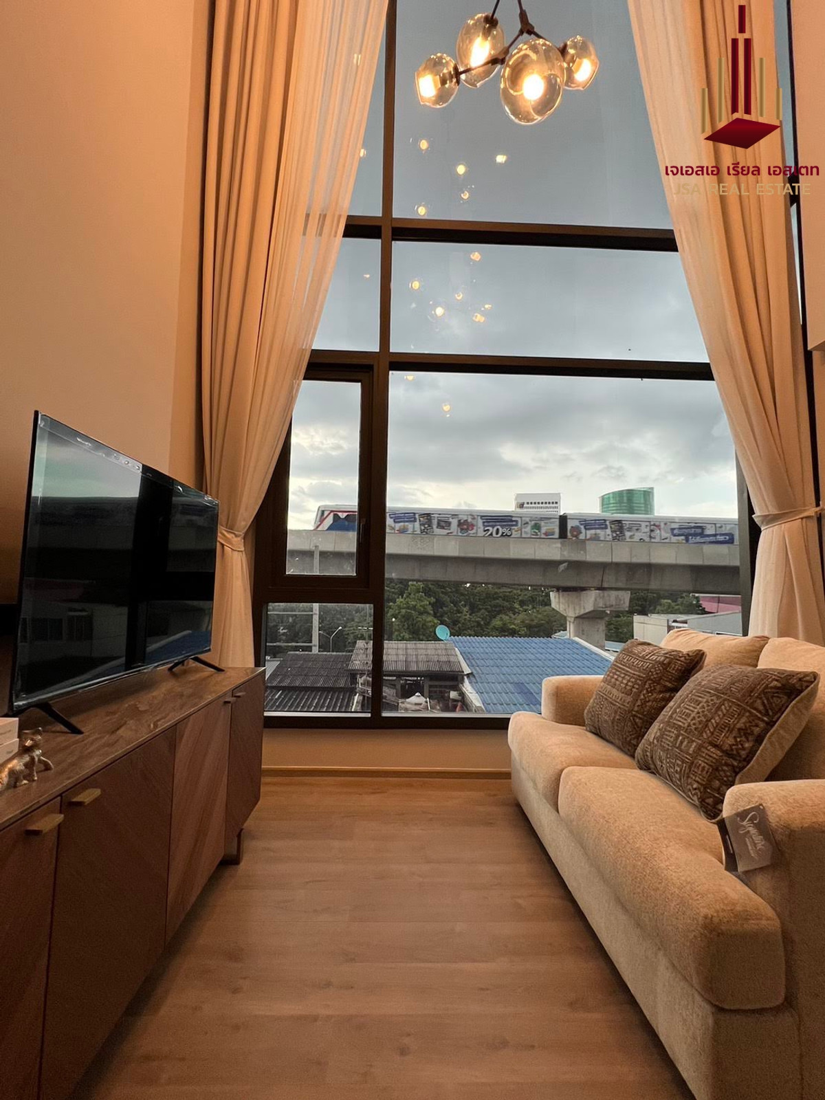 ขายคอนโดลาดพร้าว เซ็นทรัลลาดพร้าว : ✨ For Sale: The Crest Park Residences Condo ✨  💰 Only 8,500,000 THB