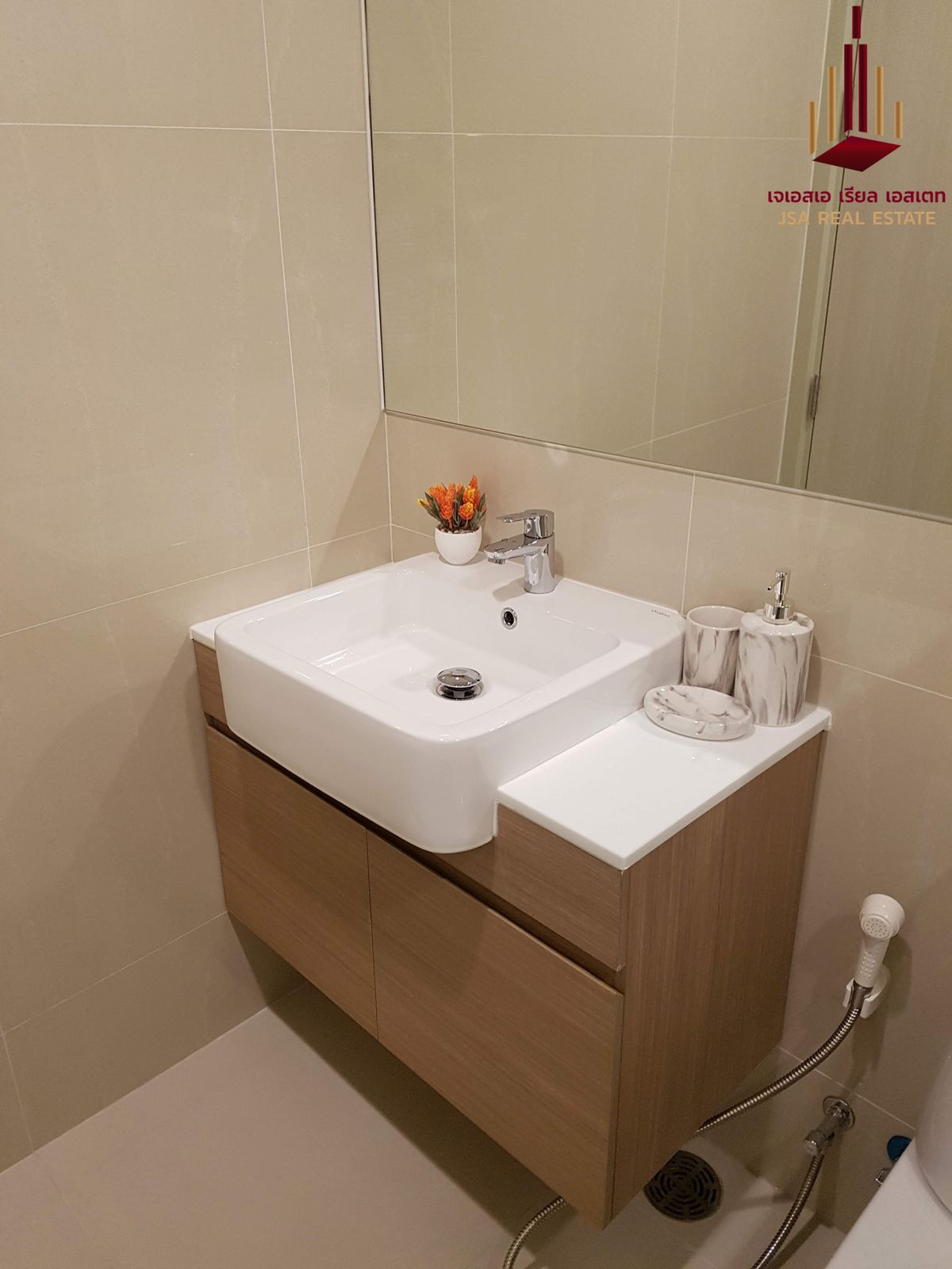 ให้เช่าคอนโดรัชดา ห้วยขวาง : ✨ For  Rent: Noble Revolve Ratchada 2 Condo ✨  💰 Only 15,000 THB/month