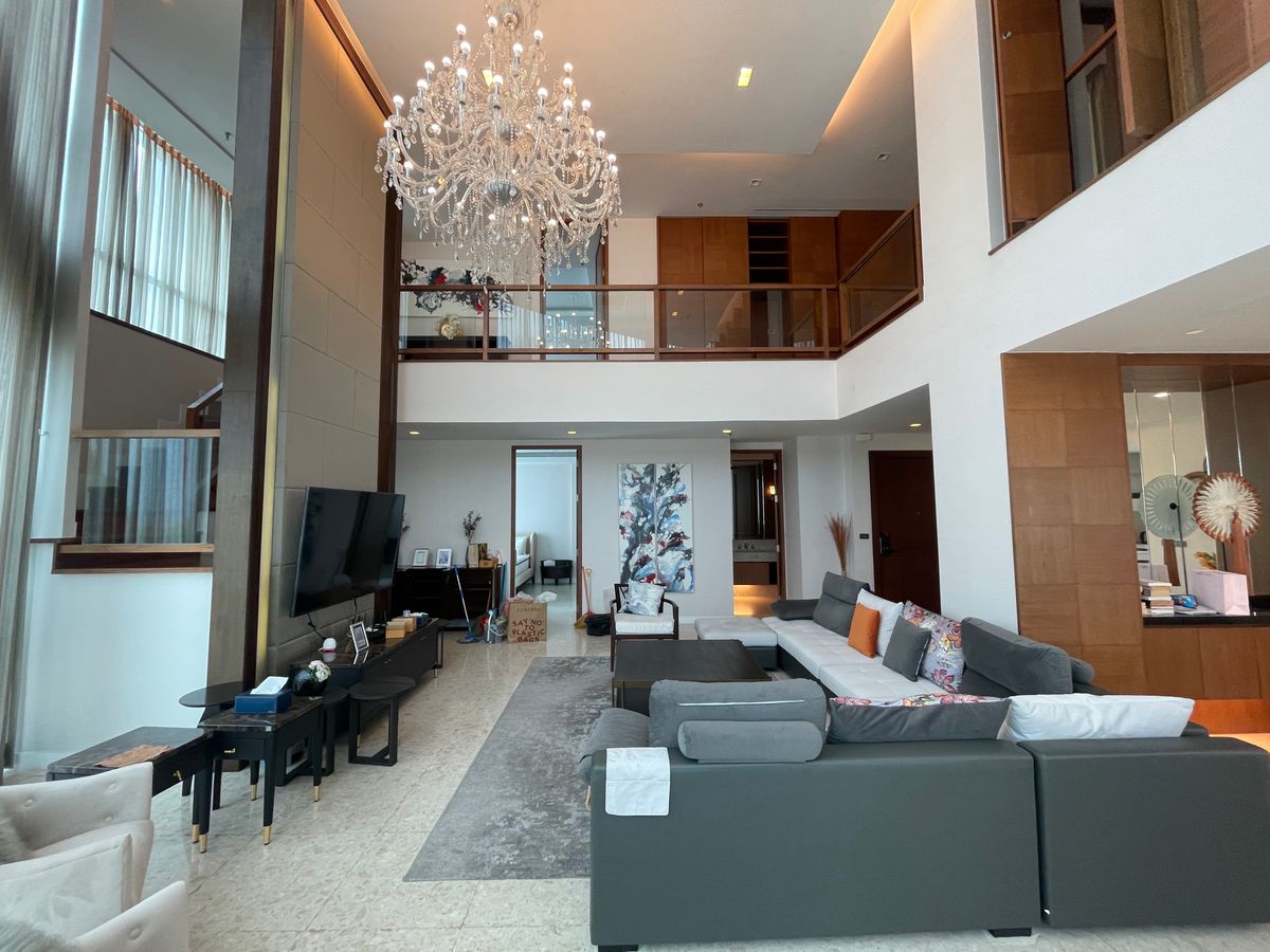 For RentWitthayu, Chidlom, Langsuan, Ploenchit : ✨ 👍 Luxurious condo for Rent The Rajdamri Penthouse 3 bedrooms, large rooms, only 200 meters near BTS Ratchadamri.
