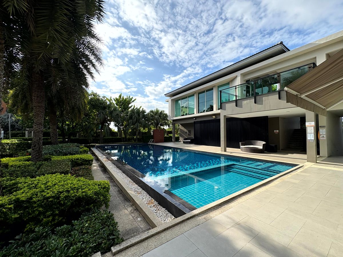 HousePattanakan, Srinakarin : For Sale & Rent: Luxury Single House, Next to Wellington International School, Krungthep Kreetha Road