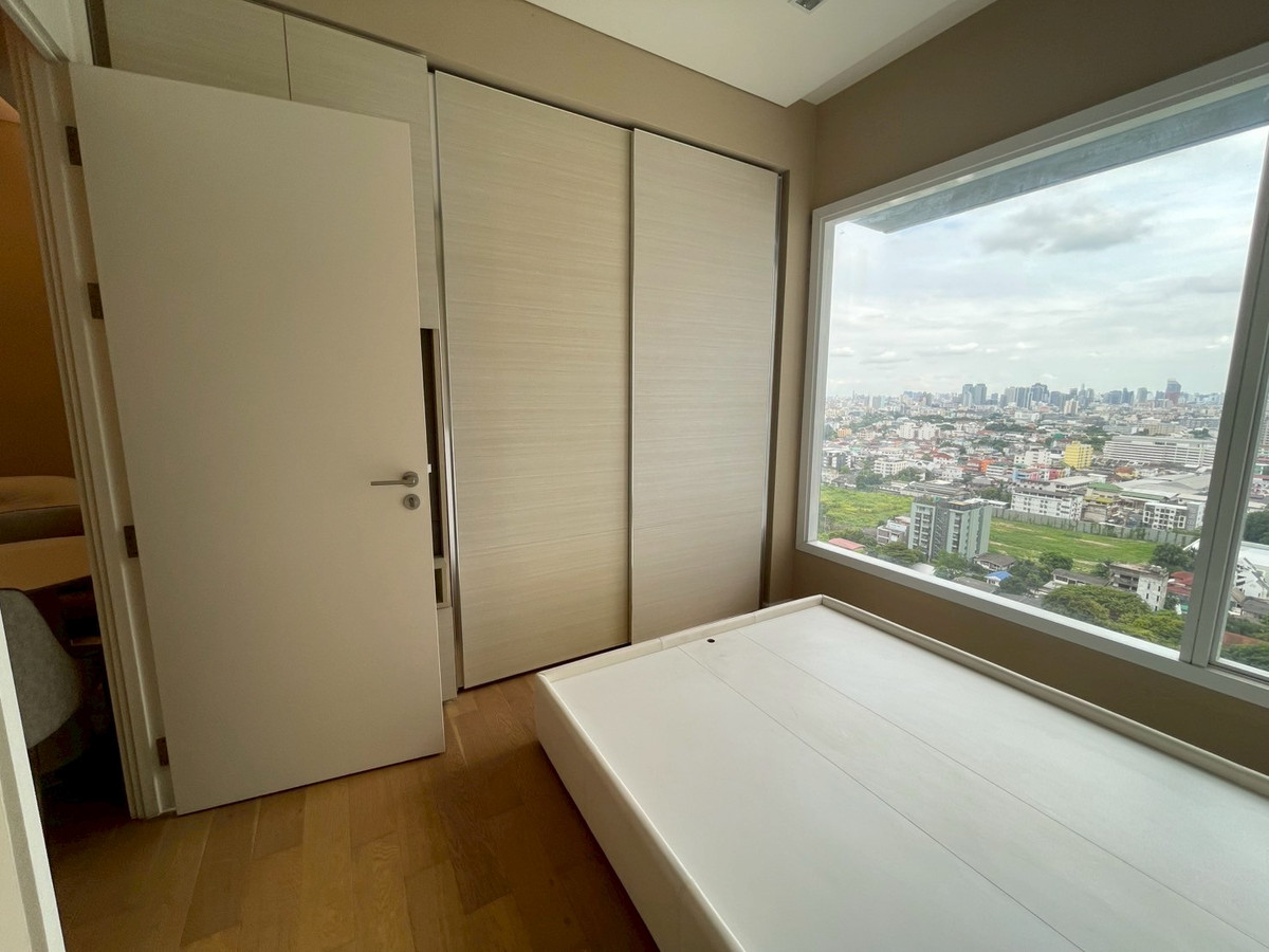 ขายคอนโดลาดพร้าว เซ็นทรัลลาดพร้าว : ขายคอนโด The Saint Residences ราคา 2,600,000 บาท [NCs250910]