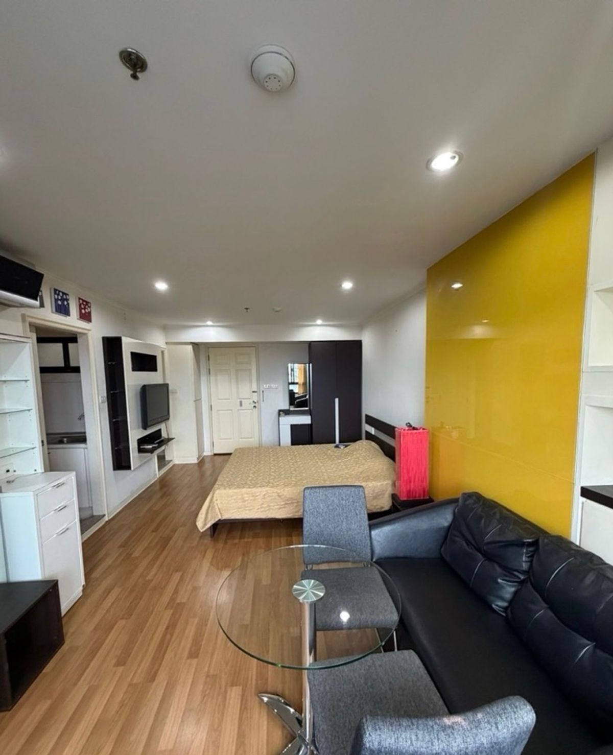 For RentCondoThaphra, Talat Phlu, Wutthakat : Rent Lumpini Place, Ratchada - Tha Phra, beautiful, ready to be near BTS Talat Phlu. Interested in Atline.@841QLNR