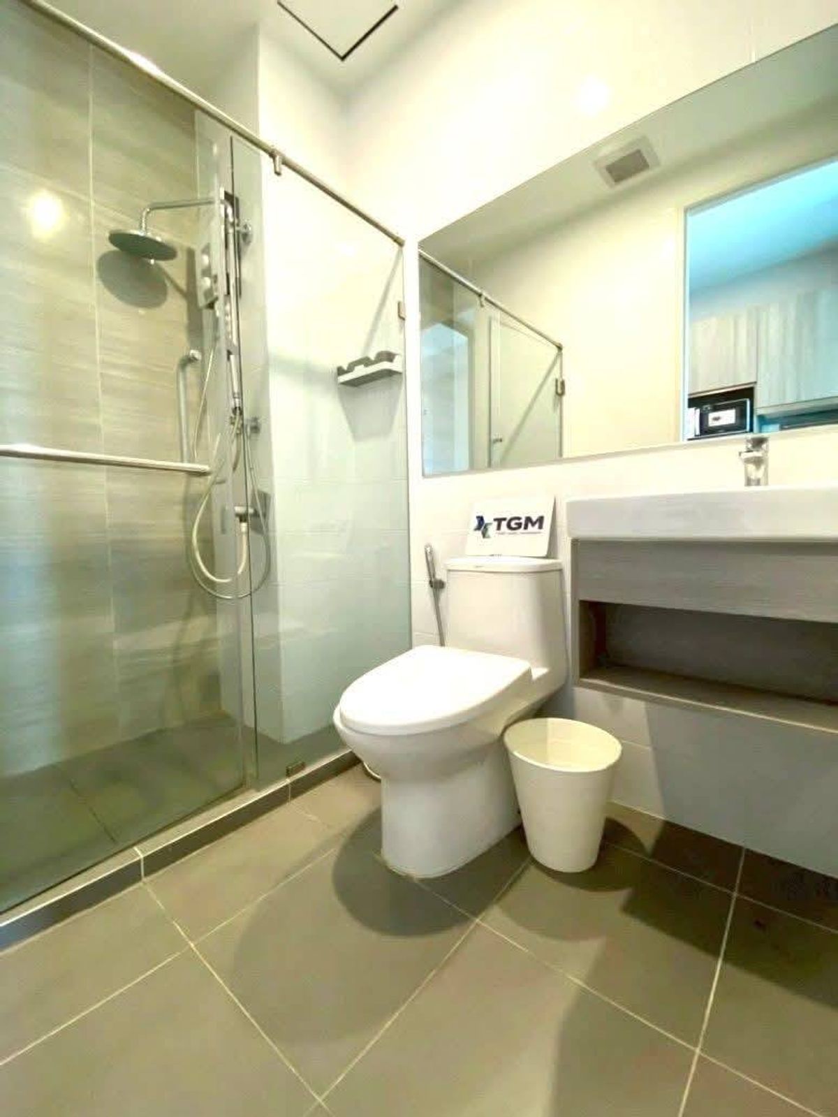 For RentCondoRamkhamhaeng, Hua Mak : For rent 📍 Knightsbridge Collage Ramkhamhaeng 📍 Fully furnished and equipped, next to Soi Ramkhamhaeng 42