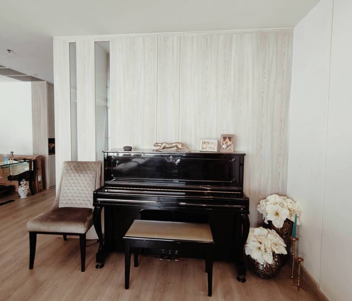 For SaleCondoWongwianyai, Charoennakor : ✨The River✨3 beds 2 baths, Size 230 sqm., near BTS / MRT Krung Thon Buri (0.9 km) Tel.0982645161 