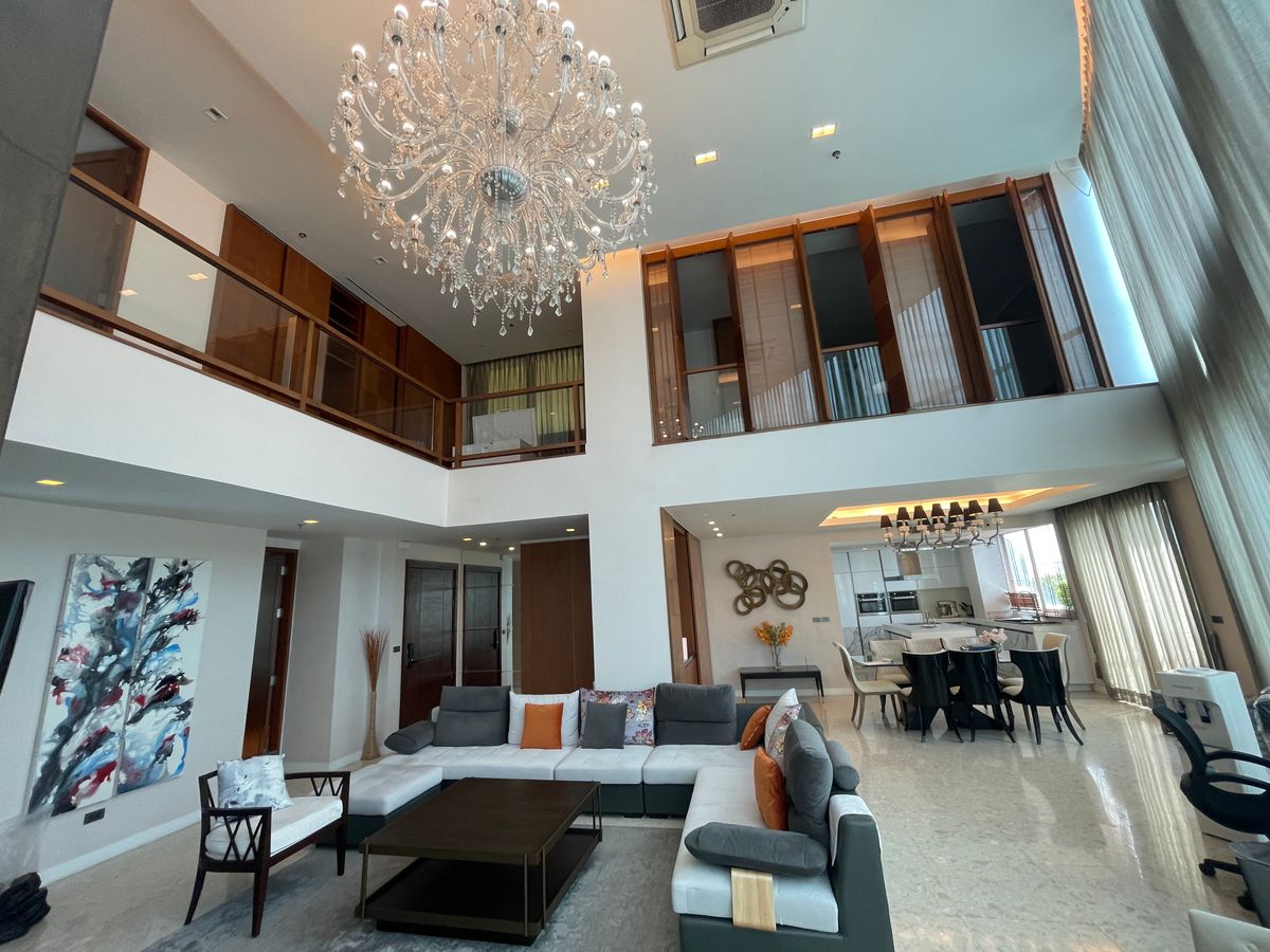 For RentWitthayu, Chidlom, Langsuan, Ploenchit : ✨ 👍 Luxurious condo for Rent The Rajdamri Penthouse 3 bedrooms, large rooms, only 200 meters near BTS Ratchadamri.