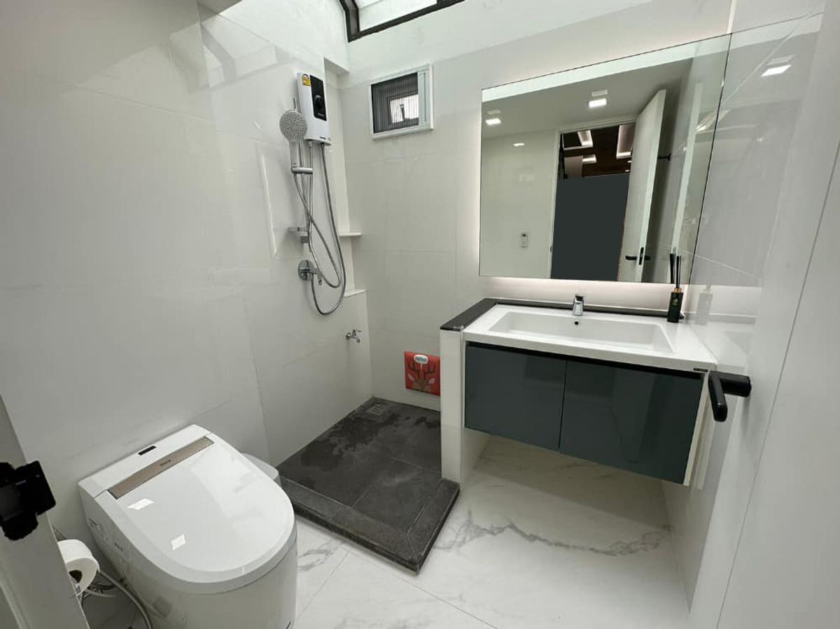 For SaleHousePattanakan, Srinakarin : Detached corner house close to garden on Krungthep Kreetha Road., Soi 7 : Fully Renovated