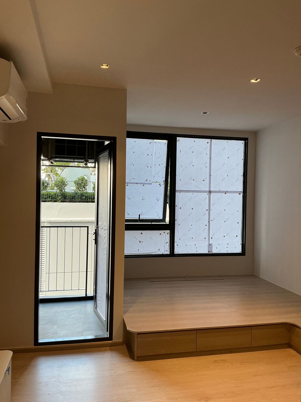 For RentCondoWongwianyai, Charoennakor : [RENT] Reference Sathorn-Wongwianyai Studio Decorated with a garden near BTS only 130 meters with this October 20 !! Interested in chatting!
