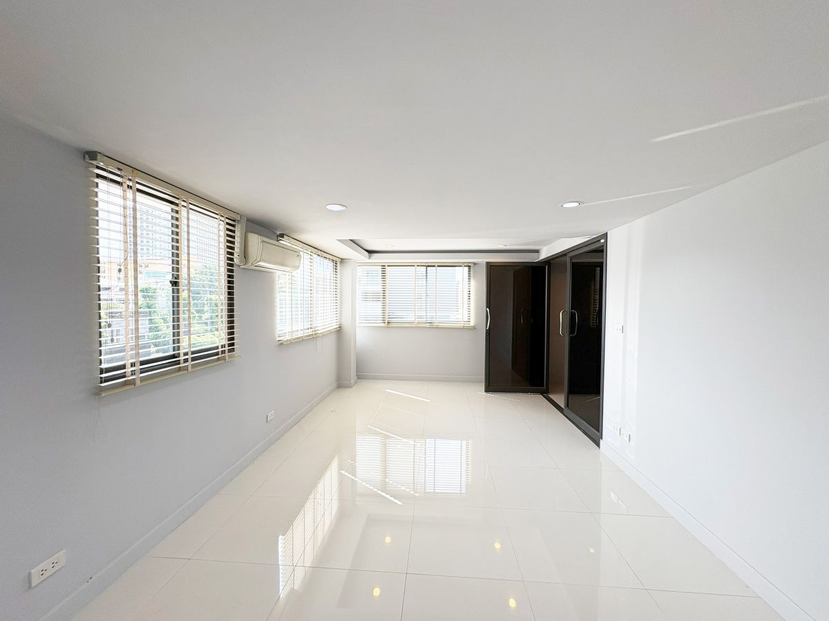 TownhomeRama3 (Riverside),Satupadit : ✨ JADE Height Sathorn --rama 3 | Luxury Home Office for Business and Residence ✨