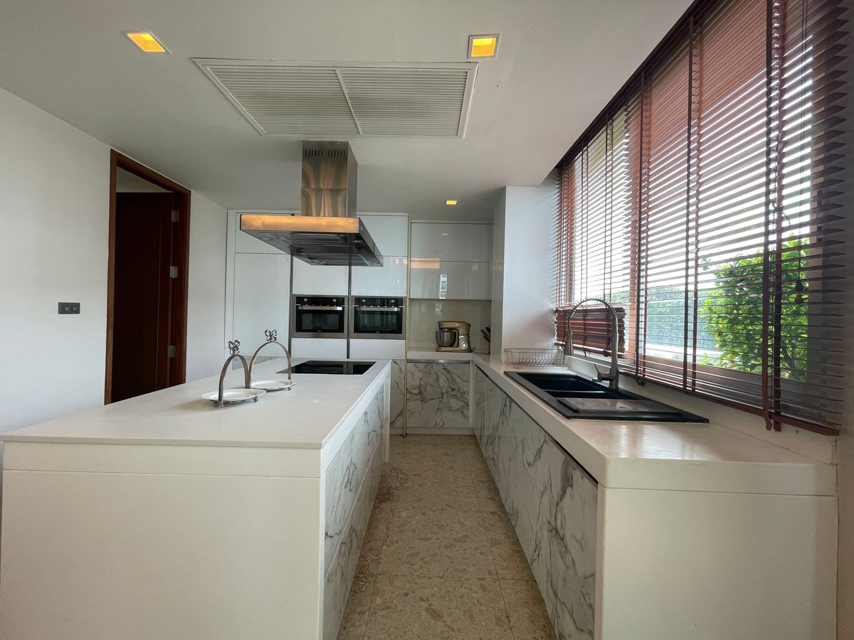 For RentWitthayu, Chidlom, Langsuan, Ploenchit : ✨ 👍 Luxurious condo for Rent The Rajdamri Penthouse 3 bedrooms, large rooms, only 200 meters near BTS Ratchadamri.