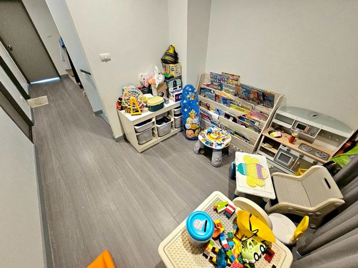 ขายทาวน์โฮมลาดกระบัง สุวรรณภูมิ : ขาย ทาวน์โฮม 3 ชั้น โครงการ สัมมากร อเวนิว สุวรรณภูมิ หลังมุม 3 ห้องนอน 21.6 ตร.ว. ถนนพัฒนาชนบท3 เขตลาดกระบัง กทม.