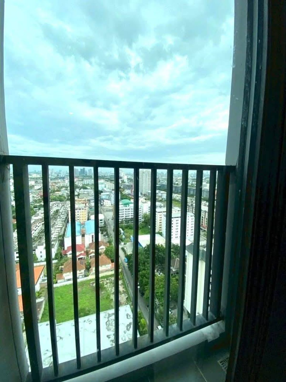 For RentCondoRamkhamhaeng, Hua Mak : For rent 📍 Knightsbridge Collage Ramkhamhaeng 📍 Fully furnished and equipped, next to Soi Ramkhamhaeng 42