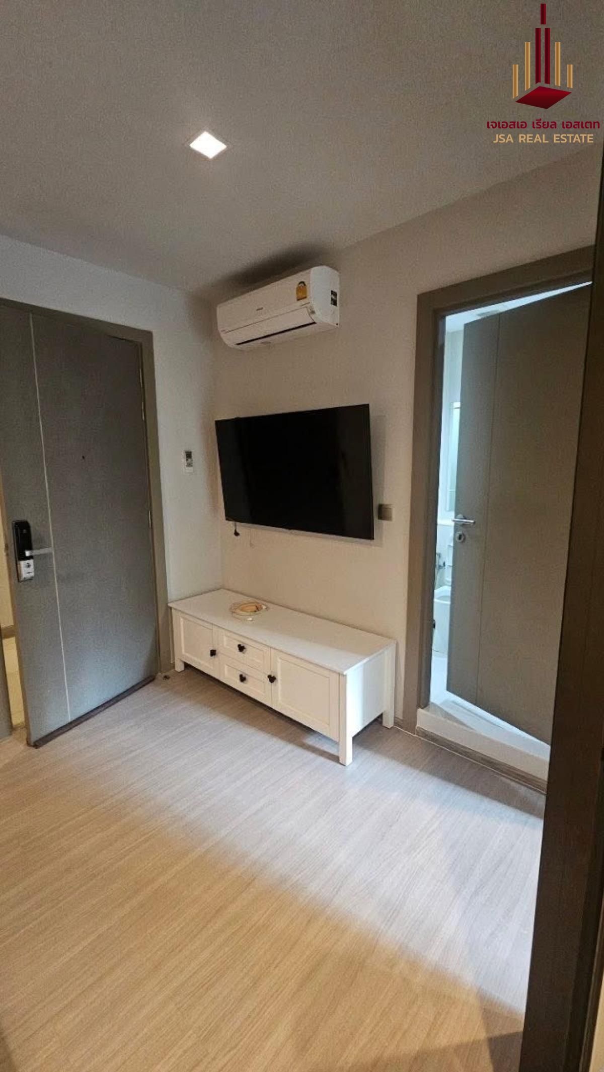 For SaleCondoRama9, Petchburi, RCA : ✨ For Sale: Life Asoke - Rama 9 Condo ✨ 💰 ONLY 3,950,000 THB