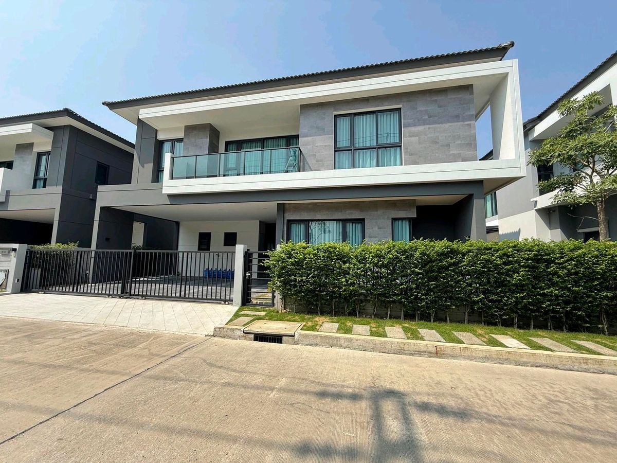 For RentHouseBangna, Bearing, Lasalle : TP193 ให้เช่าบ้านหรู The city บางนา ใกล้ Mega bangna