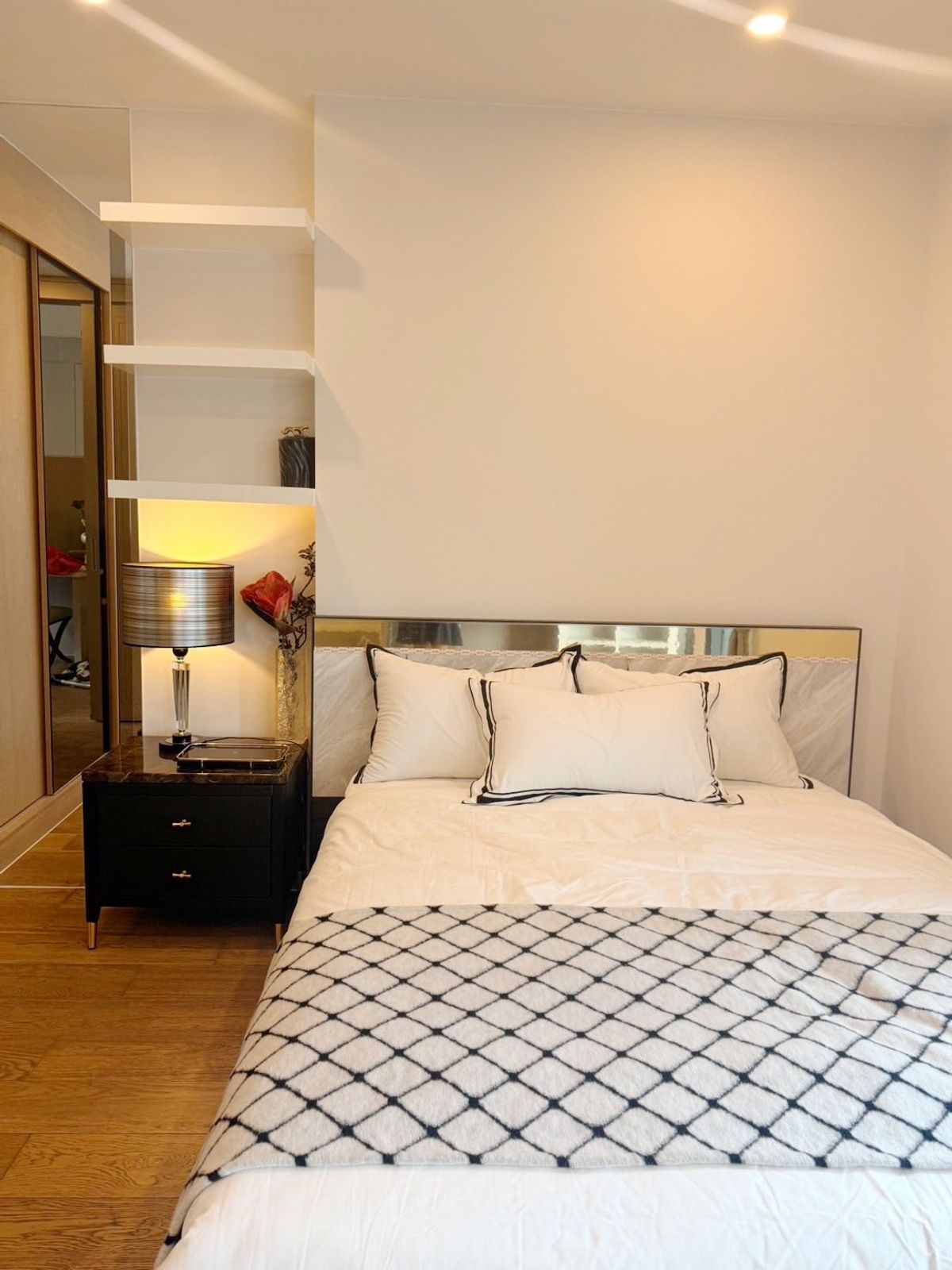 For RentCondoRatchathewi,Phayathai : Rent 1-BR 𝐐 𝐂𝐡𝐢𝐝𝐥𝐨𝐦 𝐂𝐨𝐧𝐝𝐨, 35 sq.m., Walk to Central World & Siam - 25,000 THB