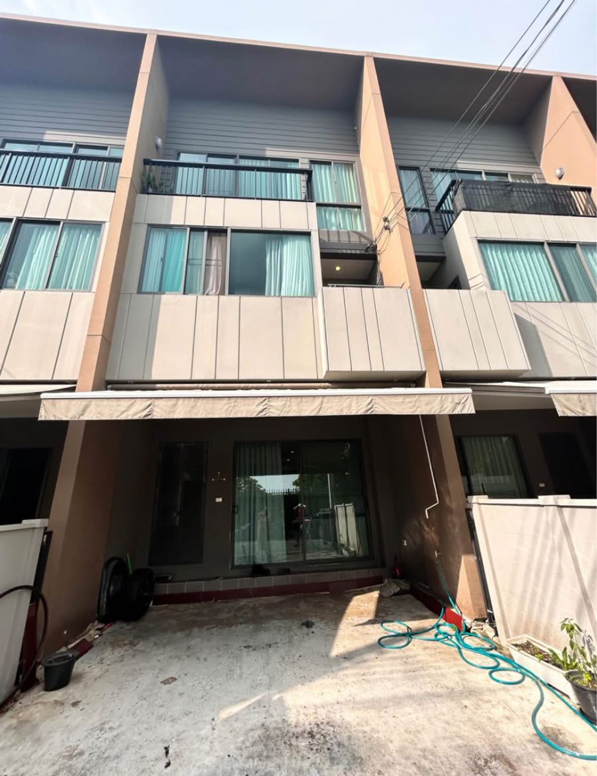 For RentTownhomeBangna, Bearing, Lasalle : Rent a townhome Ban Klang Mueang Bang Na-Ring Road near Mega Bangna