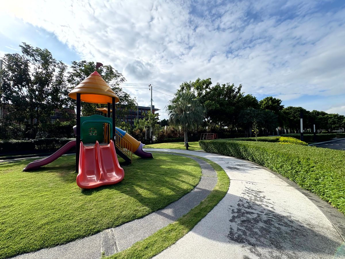 HousePattanakan, Srinakarin : For Sale & Rent: Luxury Single House, Next to Wellington International School, Krungthep Kreetha Road