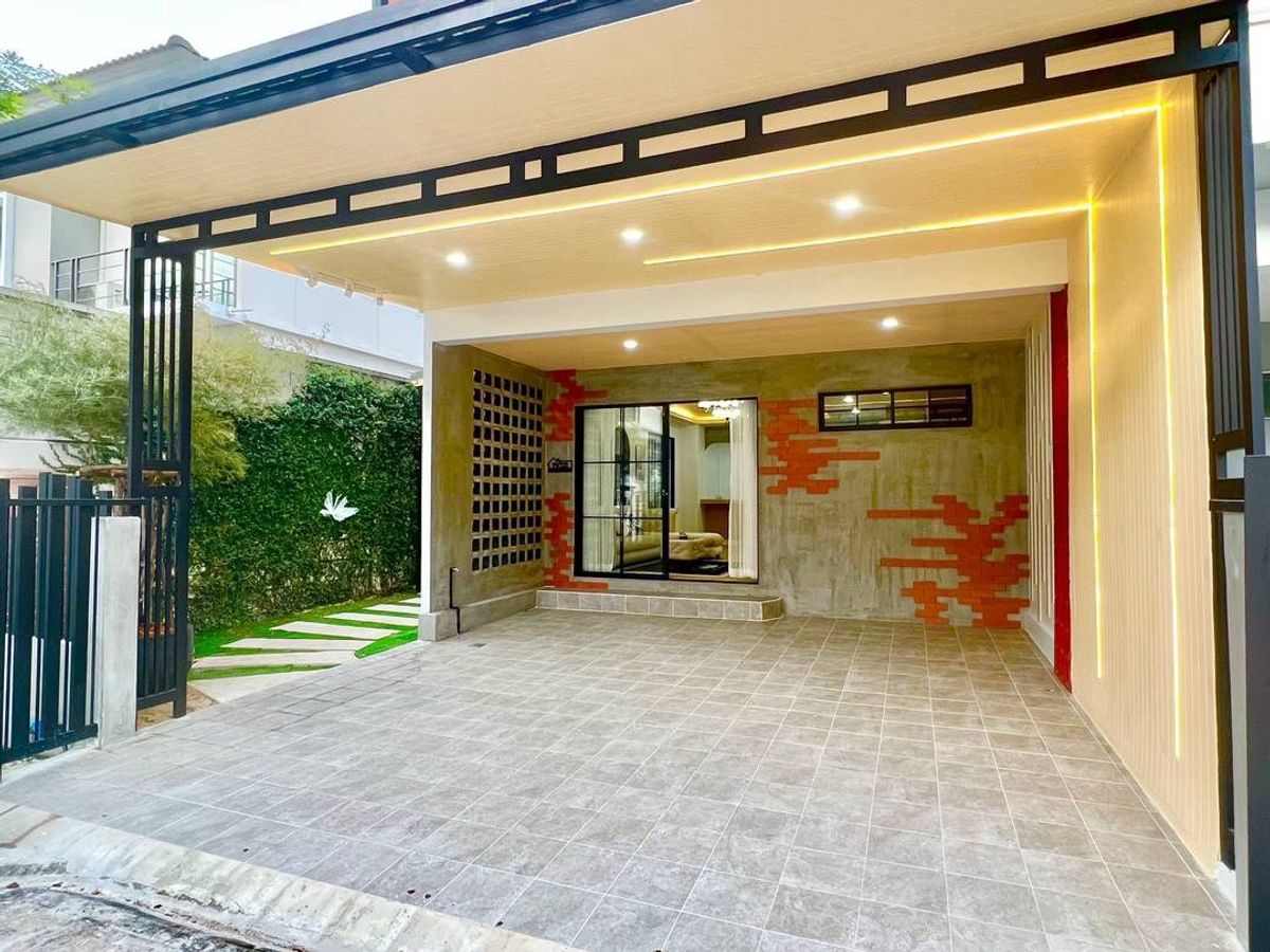 For SaleTownhomePathum Thani,Rangsit, Thammasat : House for sale, 2 -story townhome, The Trust Town, Ring Road - Luk Kali Liab Khlong Hok, area 27.8 square wah, 3 bedrooms, Bueng Kham Phrui Subdistrict, Lam Luk Ka District, Pathum Thani Province