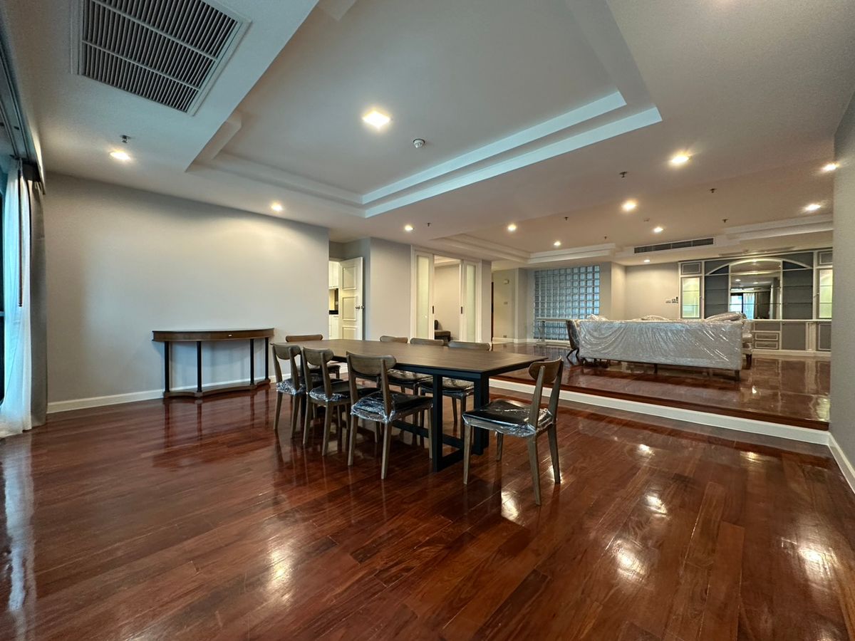 ให้เช่าคอนโดสุขุมวิท อโศก ทองหล่อ : Family unit in Thonglor for rent!✨ 3+1 bedroom fully furnished 285 sq.m near BTS Thonglor Tel.086-369-2224