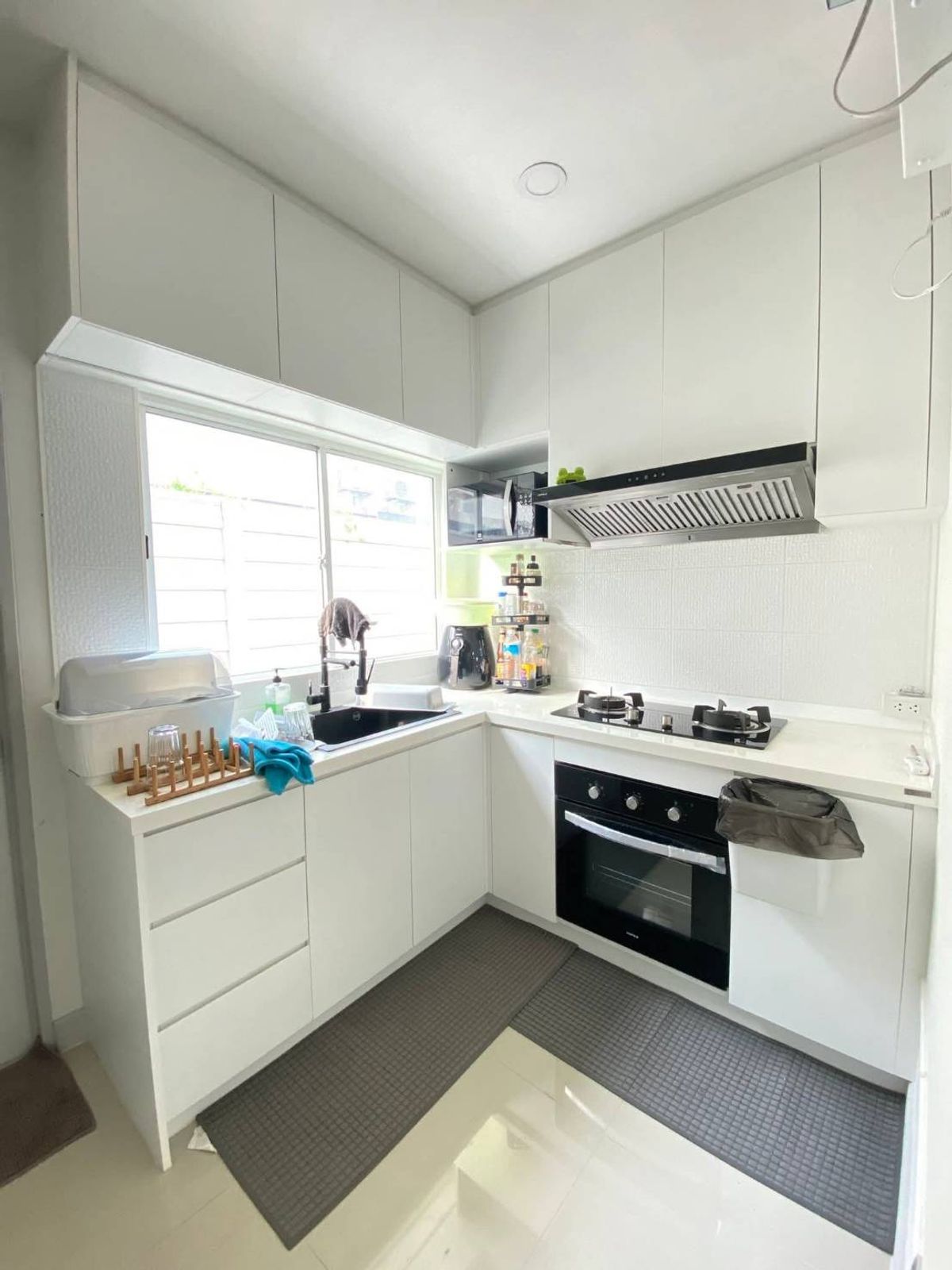 ให้เช่าบ้านปทุมธานี รังสิต ธรรมศาสตร์ : บ้านเดี่ยวให้เช่า ✨ Centro Phahol-Vibhavadi ✨ 3 ห้องนอน 3 ห้องน้ำ เฟอร์นิเจอร์ และ เครื่องใช้ไฟฟ้าครบ 