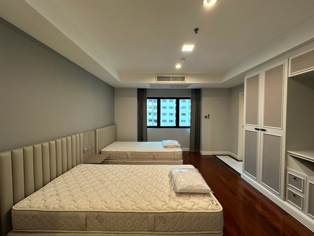 ให้เช่าคอนโดสุขุมวิท อโศก ทองหล่อ : Family unit in Thonglor for rent!✨ 3+1 bedroom fully furnished 285 sq.m near BTS Thonglor Tel.086-369-2224