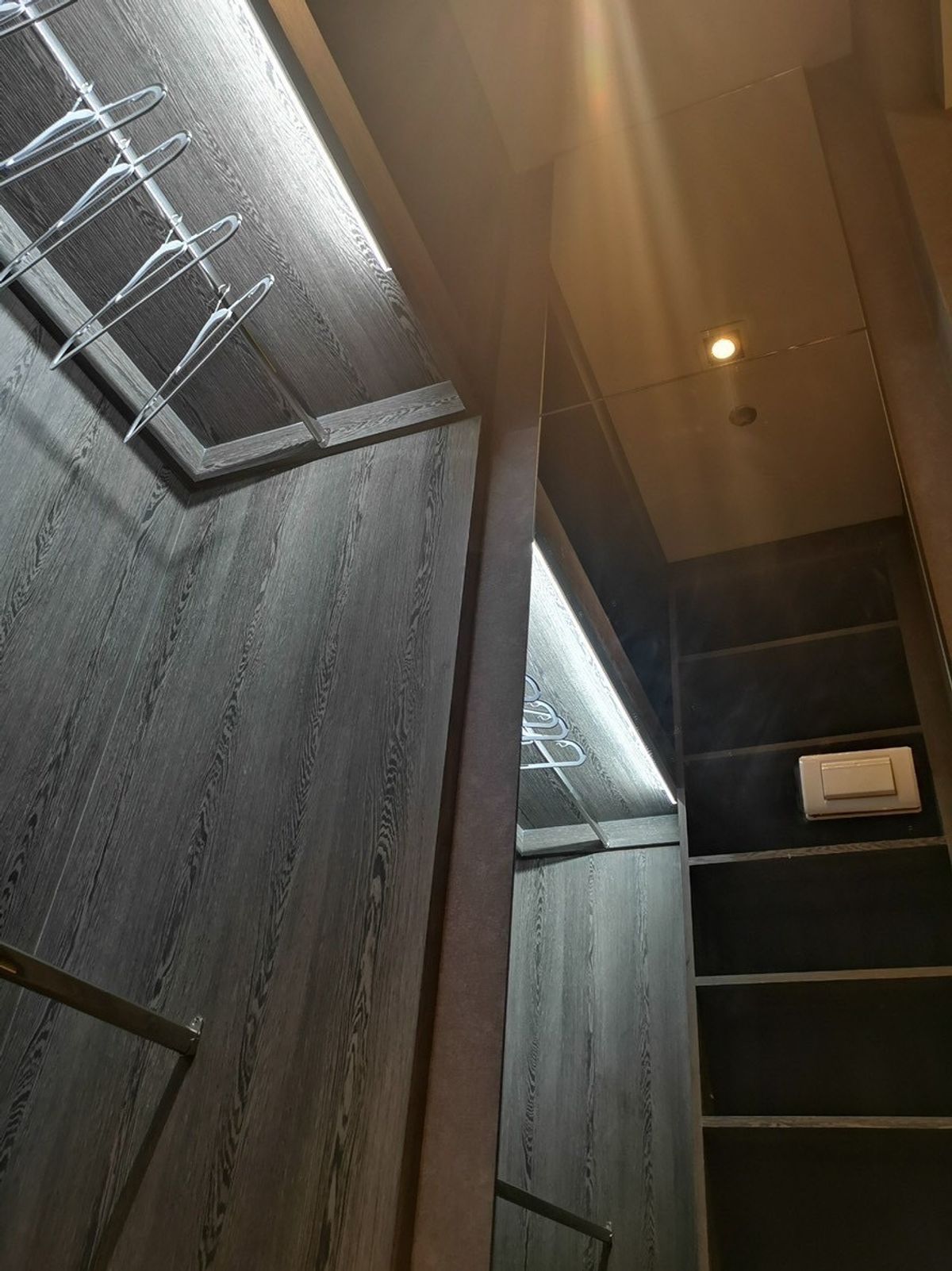 ขายคอนโดสุขุมวิท อโศก ทองหล่อ : ✨ ขายคอนโด Park 24 สุขุมวิท 24 1 ห้องนอน 28 ตร.ม. ชั้น 27 วิวเมืองโล่ง ใจกลางสุขุมวิท เดินเพียงไม่กี่นาทีถึง BTS พร้อมพงษ์ ใกล้ห้าง Emporium / EmQuartier ฟีฟ่า 📞 087-808-3690