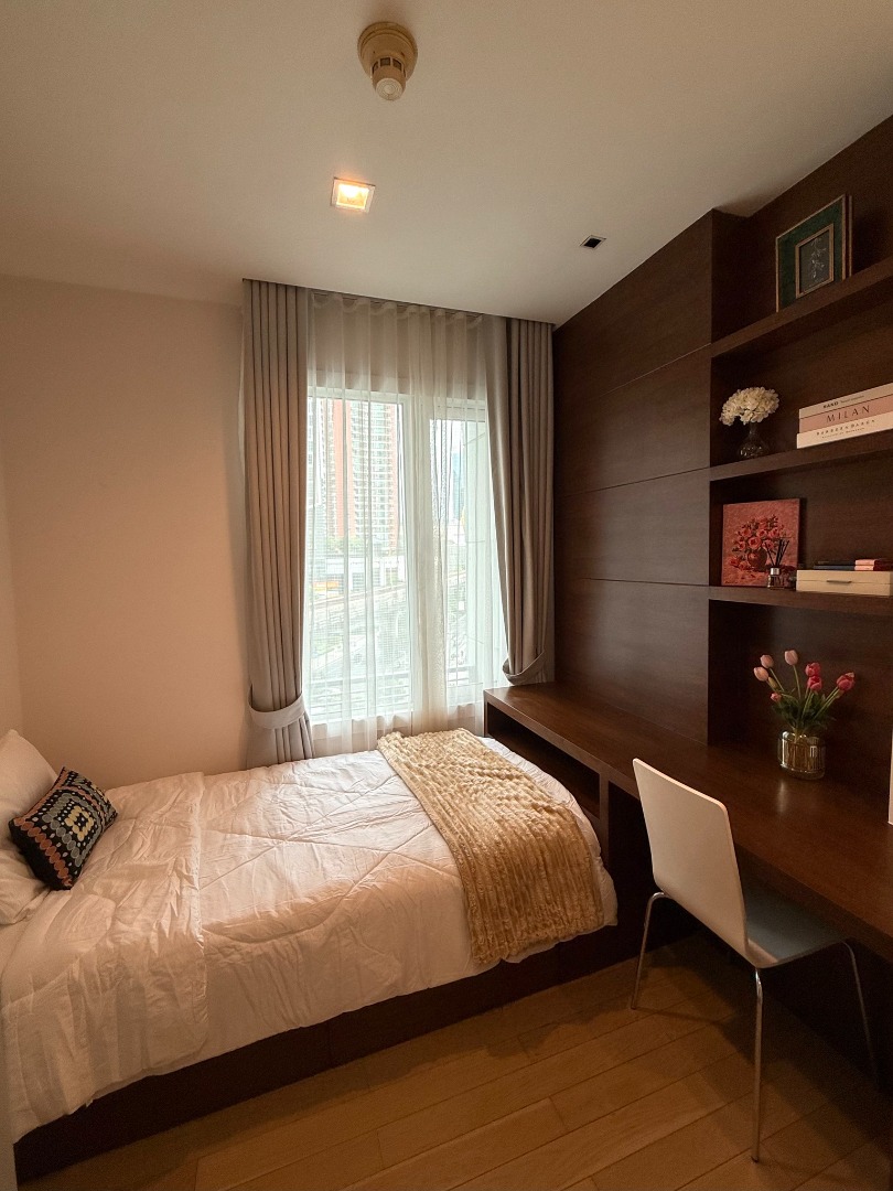 For RentCondoSukhumvit, Asoke, Thonglor : 🔥Urgent for Rent🔥 Siri at Sukhumvit, spacious 2-bedroom unit, luxuriously decorated, fully furnished, ready to move in, near BTS Thonglor.
