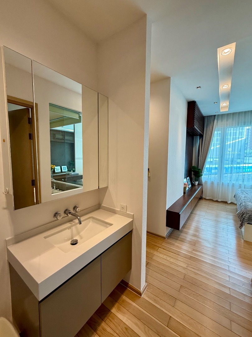 For RentCondoSukhumvit, Asoke, Thonglor : 🔥Urgent for Rent🔥 Siri at Sukhumvit, spacious 2-bedroom unit, luxuriously decorated, fully furnished, ready to move in, near BTS Thonglor.