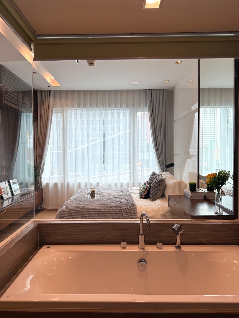 For RentCondoSukhumvit, Asoke, Thonglor : 🔥Urgent for Rent🔥 Siri at Sukhumvit, spacious 2-bedroom unit, luxuriously decorated, fully furnished, ready to move in, near BTS Thonglor.