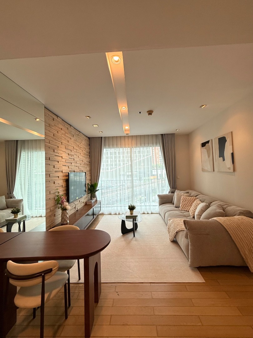 For RentCondoSukhumvit, Asoke, Thonglor : 🔥Urgent for Rent🔥 Siri at Sukhumvit, spacious 2-bedroom unit, luxuriously decorated, fully furnished, ready to move in, near BTS Thonglor.