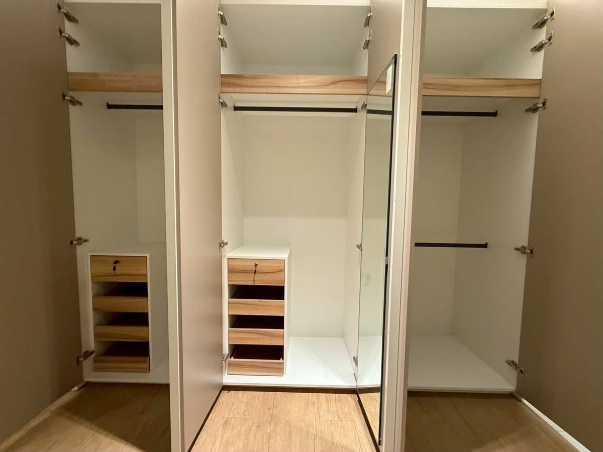 ขายคอนโดสยาม จุฬา สามย่าน : ★ราคาพิเศษมาก ในราคา 4.5 ลบ. ใกล้ ม.จุฬา หาของกินง่ายมาก ข้างล่างเป็นห้างสามย่านมิตรทาวน์ เดินทางสะดวกสบาย ติด MRT สามย่าน ★ Triple Y Residence