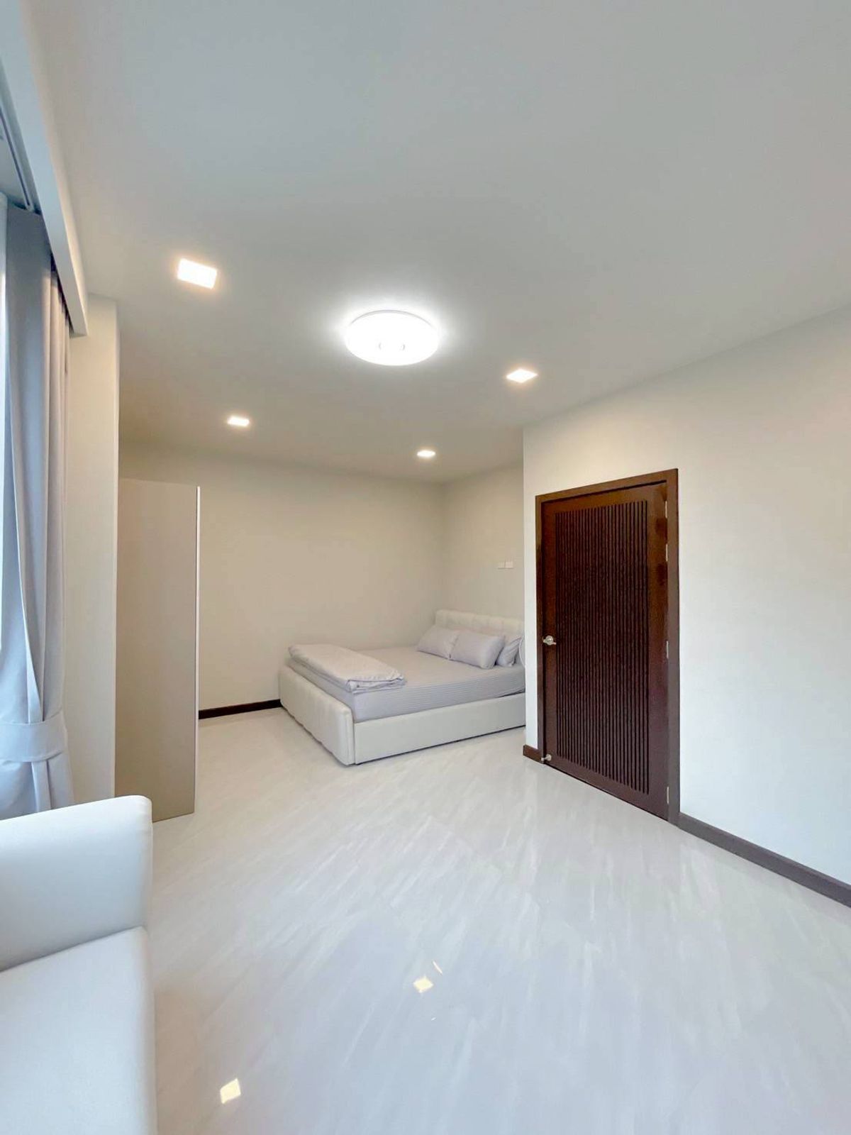 TownhomePattanakan, Srinakarin : Sell/rent 3 -story townhome near Laem Thong athletes New renovated house (N.1874)