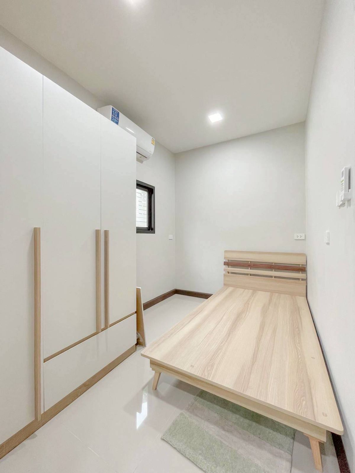 TownhomePattanakan, Srinakarin : Sell/rent 3 -story townhome near Laem Thong athletes New renovated house (N.1874)