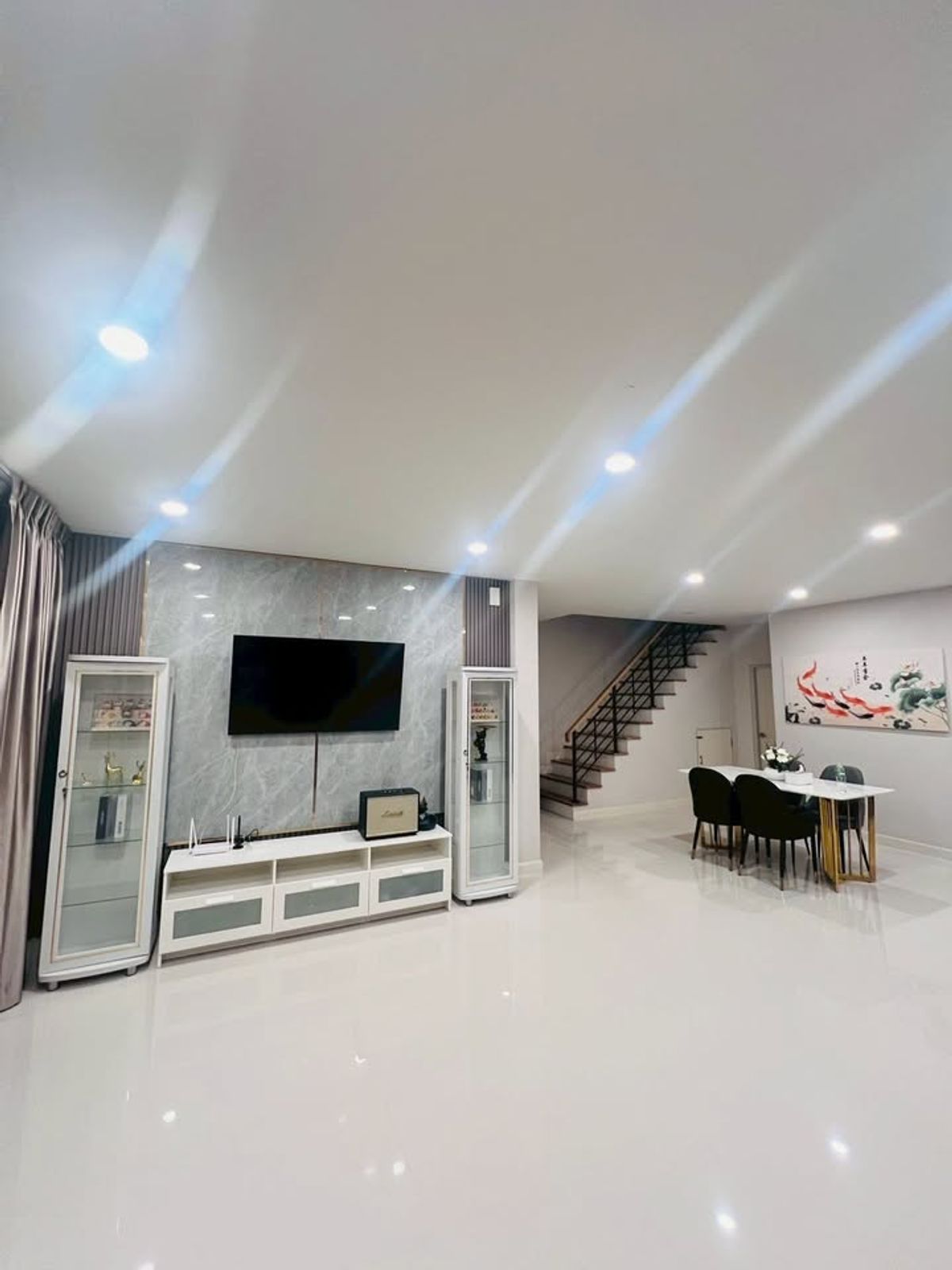 For RentHouseVipawadee, Don Mueang, Lak Si : 🔴75,000 ฿ 🔴 🔴 𝐂𝐞𝐧𝐭𝐫𝐨 𝐕𝐢𝐛𝐡𝐚𝐯𝐚𝐝𝐢┃ Senro Vibhavadi ✅ Near IT Square. Happy service.