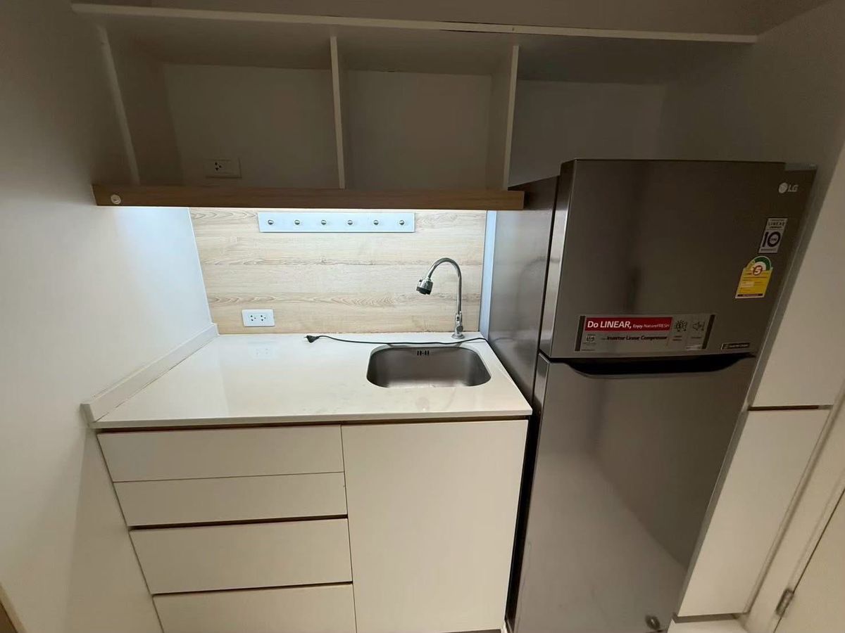 ขายคอนโดสยาม จุฬา สามย่าน : ★ราคาพิเศษมาก ในราคา 4.5 ลบ. ใกล้ ม.จุฬา หาของกินง่ายมาก ข้างล่างเป็นห้างสามย่านมิตรทาวน์ เดินทางสะดวกสบาย ติด MRT สามย่าน ★ Triple Y Residence