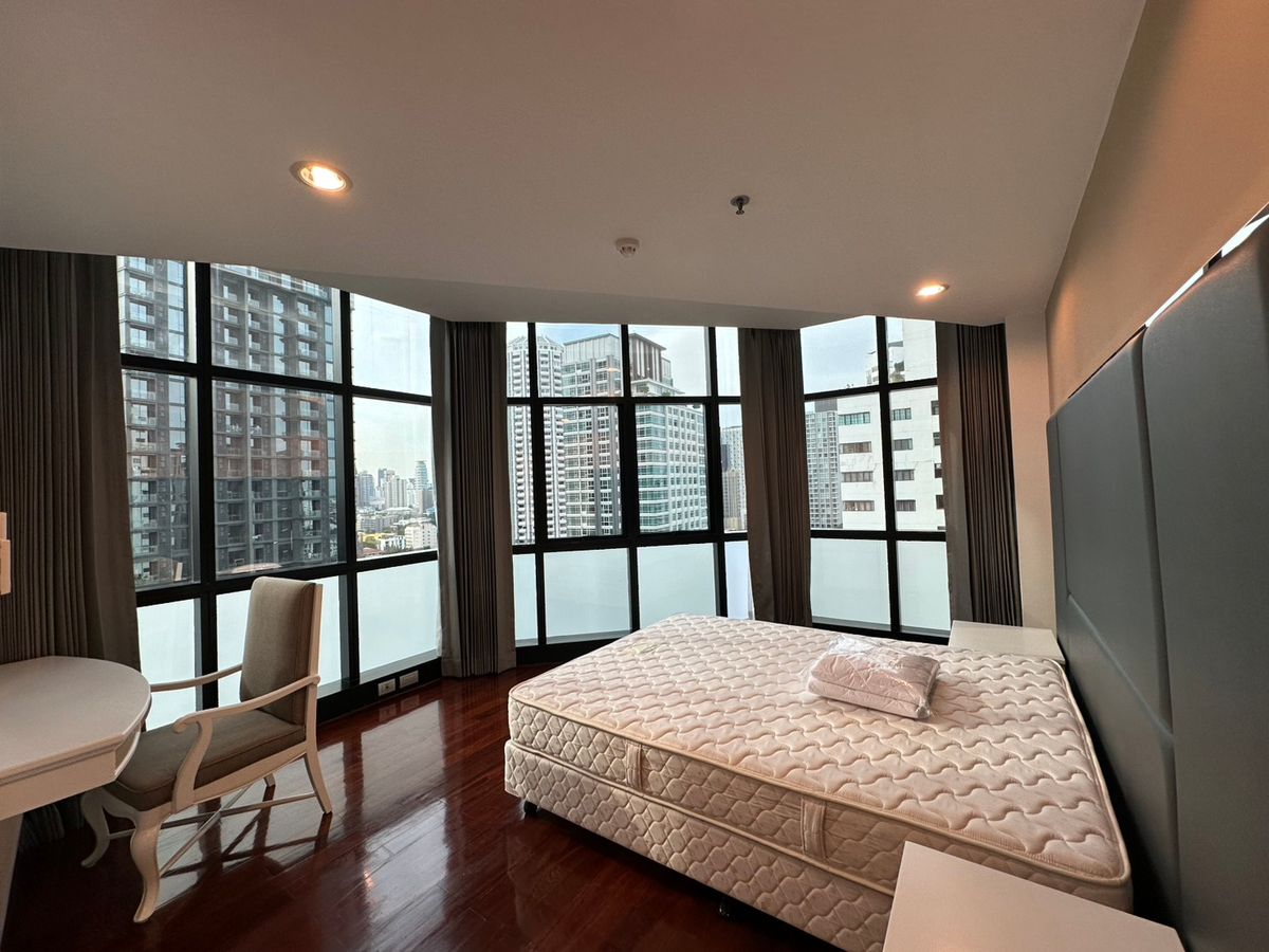 ให้เช่าคอนโดสุขุมวิท อโศก ทองหล่อ : Family unit in Thonglor for rent!✨ 3+1 bedroom fully furnished 285 sq.m near BTS Thonglor Tel.086-369-2224