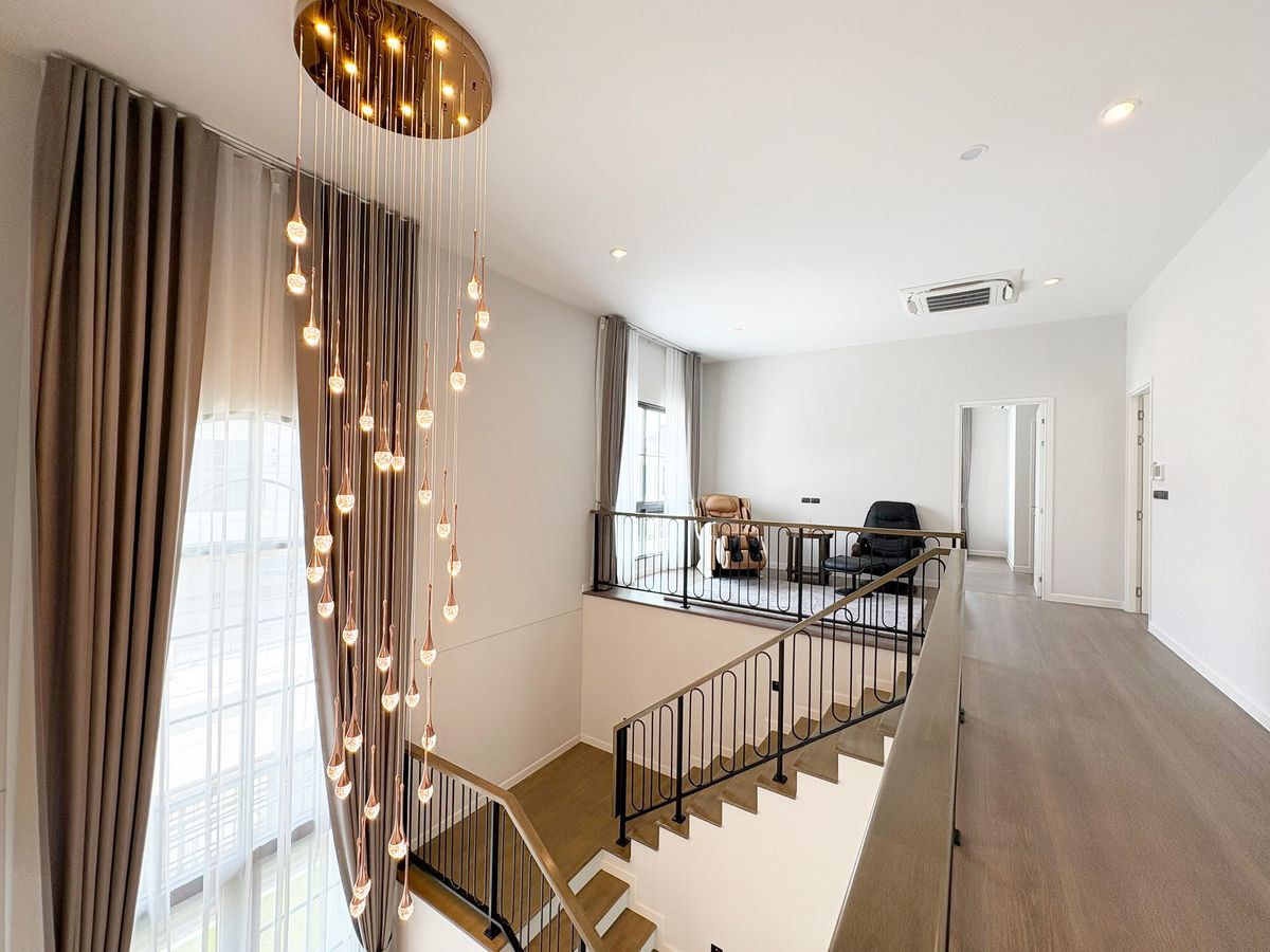 บ้านบางนา แบริ่ง ลาซาล : ✨บ้านเดี่ยวหรู 2 ชั้น ใกล้คลับเฮาส์ เศรษฐสิริ บางนา กม.10 | แสนสิริ✨