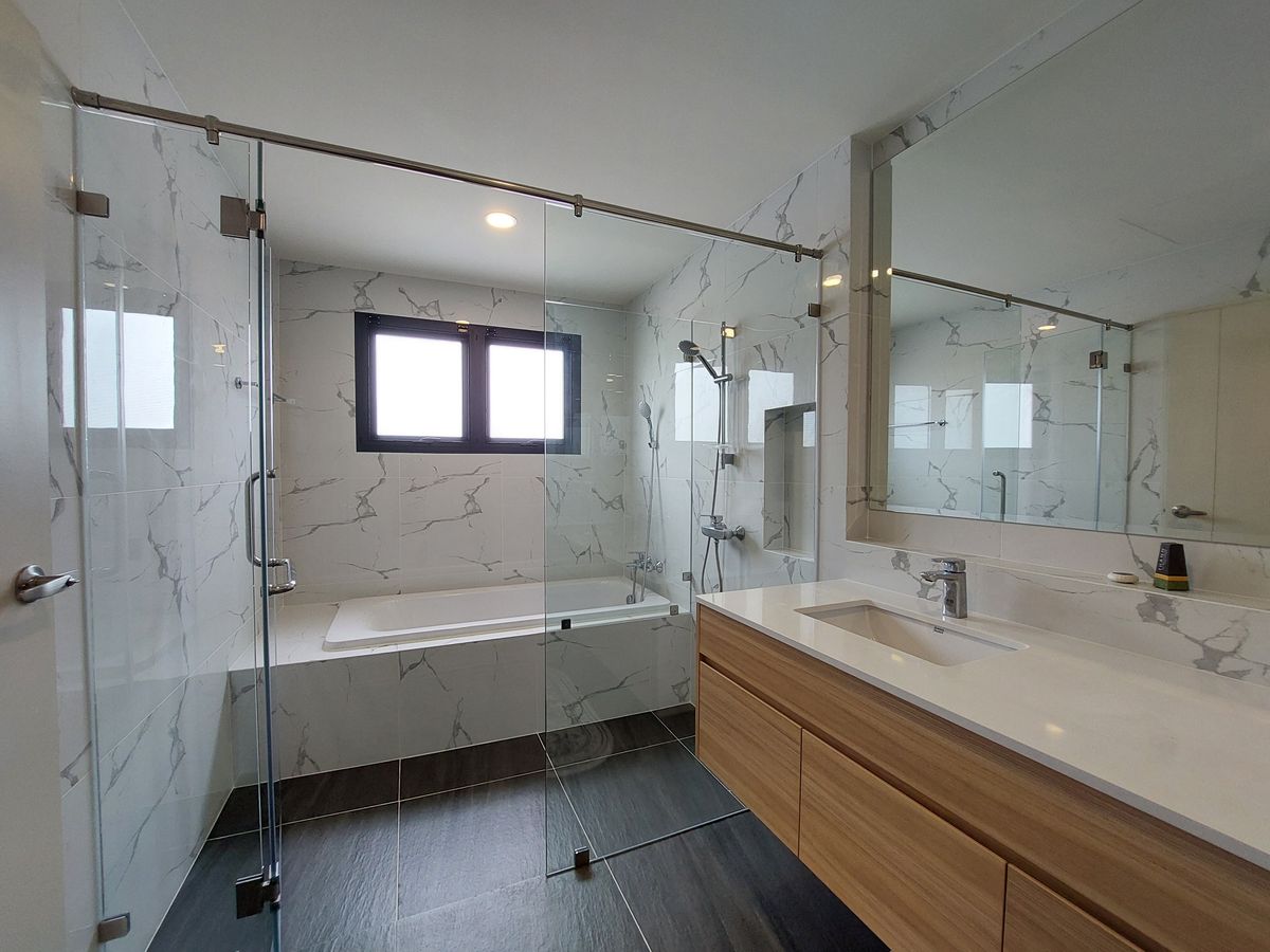 For SaleHouseBangna, Bearing, Lasalle : For Sale with Tenant | Centro Bangna | High Rental Yield