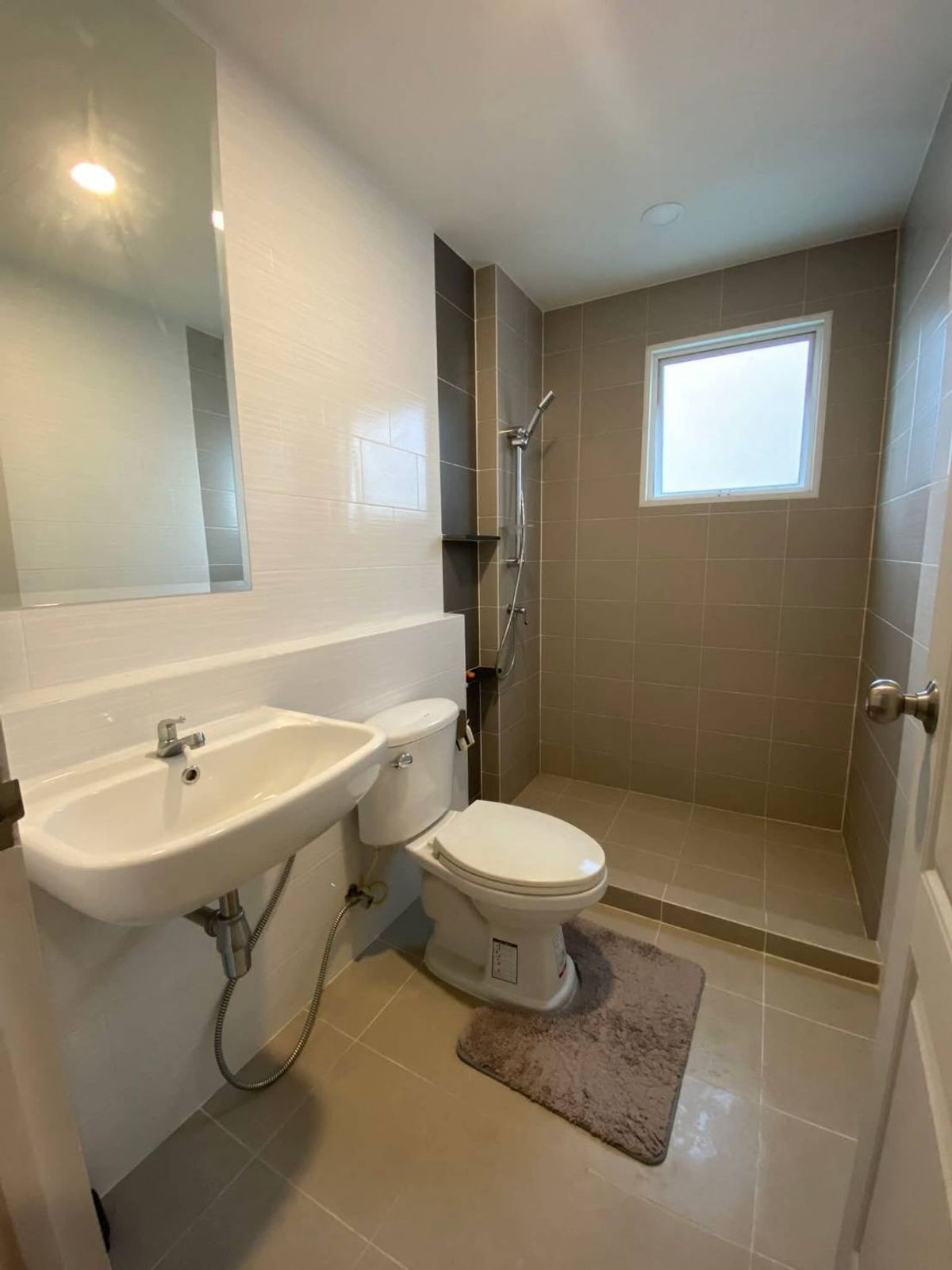 ให้เช่าบ้านปทุมธานี รังสิต ธรรมศาสตร์ : บ้านเดี่ยวให้เช่า ✨ Centro Phahol-Vibhavadi ✨ 3 ห้องนอน 3 ห้องน้ำ เฟอร์นิเจอร์ และ เครื่องใช้ไฟฟ้าครบ 