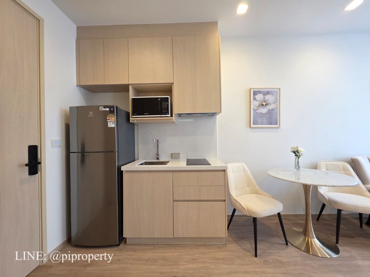 For RentCondoSukhumvit, Asoke, Thonglor : Phrom Phong park view high floor 1 bedroom unit for rent. Fully furnished and brand new. Noble State Sukhumvit 39 プロンポンパークビューの高層階、1ベッドルームユニットを賃貸します。家具付き、新築物件です。Noble State Sukhumvit 39